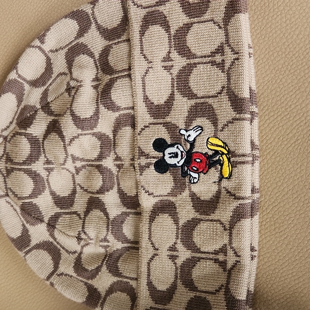 Adorable NWOT Coach X Disney Mickey Mouse Signature Wool Beanie 🤎🐭♥️🎁 - Picture 12 of 14